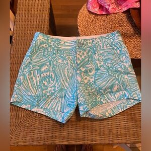 Lilly Pulitzer size 00 shorts